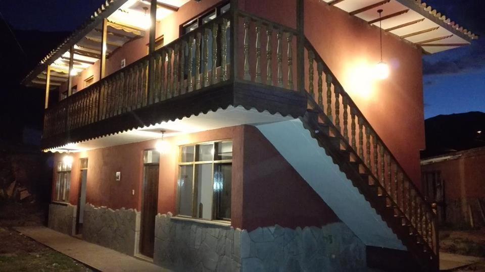 Huaro 卡里萨玛纳瓦斯旅馆旅馆 外观 照片